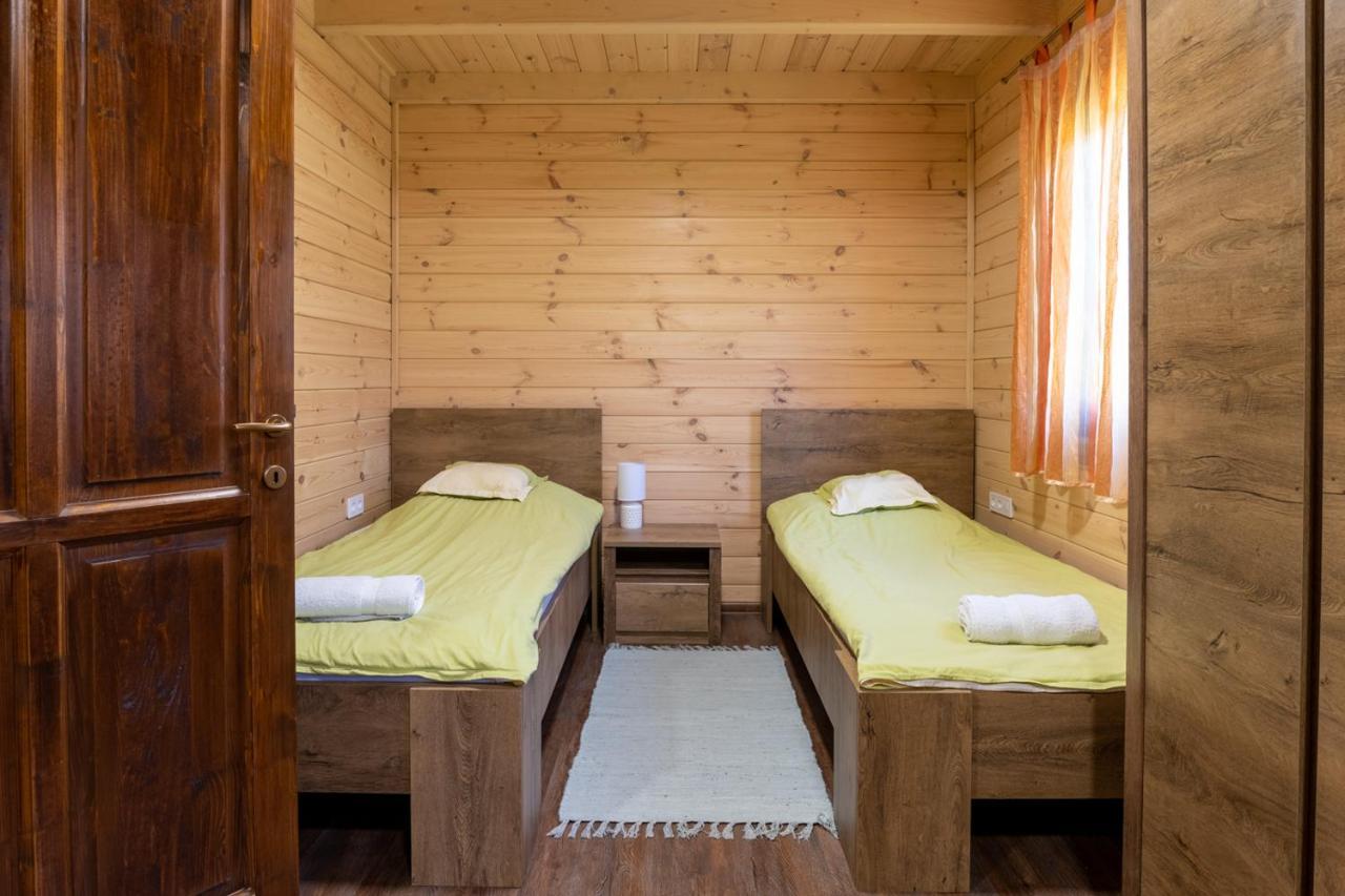 Kiraly Lovastanya Panzio Bed & Breakfast Janoshalma ภายนอก รูปภาพ